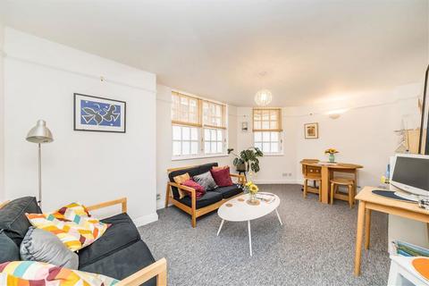 2 bedroom flat for sale, Cleveland Grove, London E1