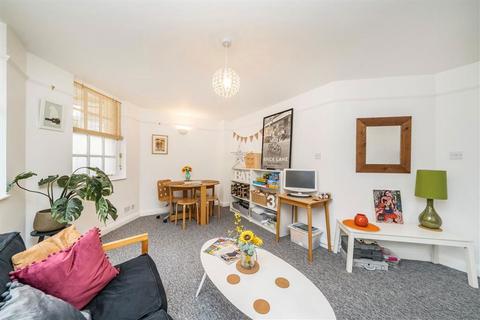 2 bedroom flat for sale, Cleveland Grove, London E1