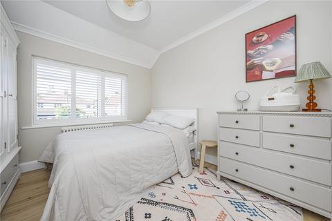 3 Brookside Crescent, Worcester Park, KT4 8AQ