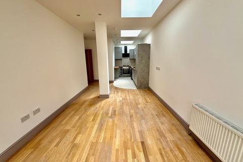 1 bedroom flat to rent, Mayes Road, Wood Green