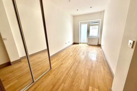 1 bedroom flat to rent, Mayes Road, Wood Green