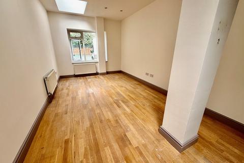 1 bedroom flat to rent, Mayes Road, Wood Green