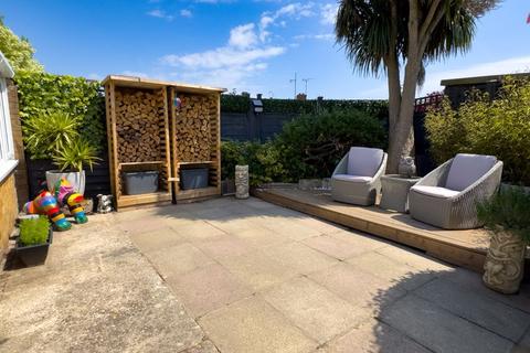 2 bedroom semi-detached bungalow for sale, Highcroft Avenue, Bognor Regis