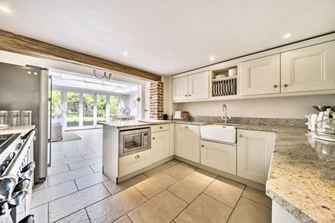 4 bedroom semi-detached house for sale, Mile Oak Road, Brenchley