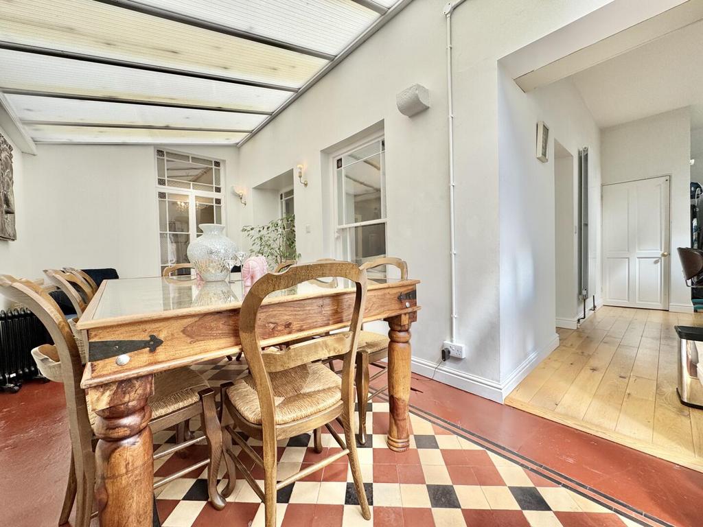 Breakfast Room