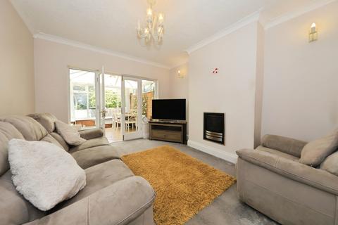 8 Canterbury Road, Penn, Wolverhampton, WV4 4EH