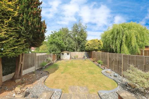 8 Canterbury Road, Penn, Wolverhampton, WV4 4EH