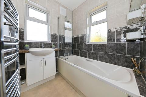 8 Canterbury Road, Penn, Wolverhampton, WV4 4EH