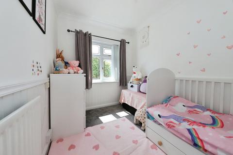 8 Canterbury Road, Penn, Wolverhampton, WV4 4EH