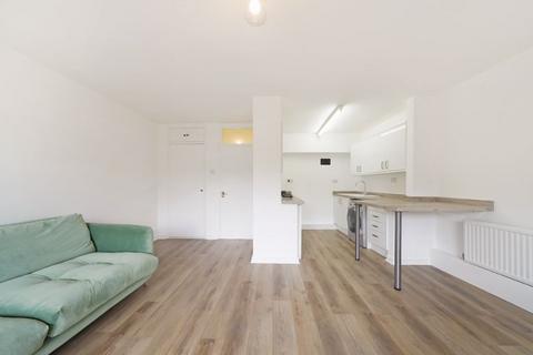 1 bedroom flat to rent, Mary House,  Mile End Road E1