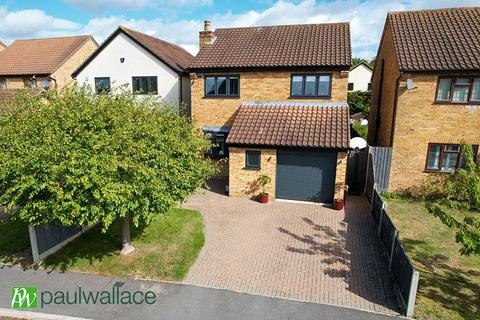 46 Springwood, Cheshunt, Waltham Cross, EN7 6AZ
