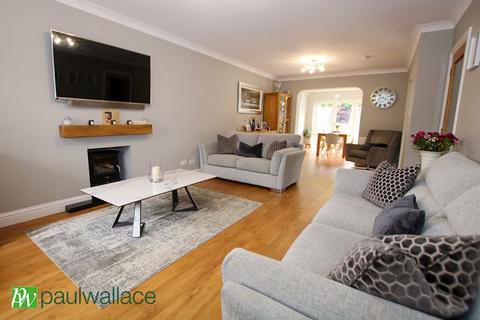 46 Springwood, Cheshunt, Waltham Cross, EN7 6AZ