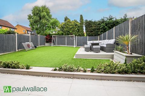 46 Springwood, Cheshunt, Waltham Cross, EN7 6AZ