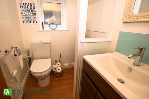 46 Springwood, Cheshunt, Waltham Cross, EN7 6AZ