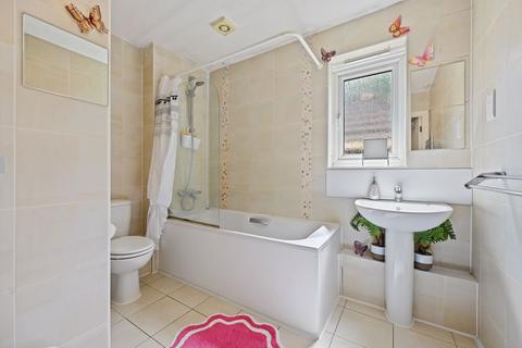 7 Fentiman Way, Harrow, HA2 8FD