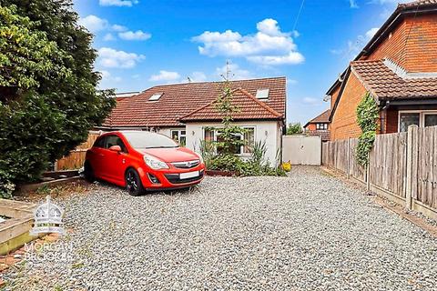 5 bedroom chalet for sale, Roseberry Avenue, Benfleet
