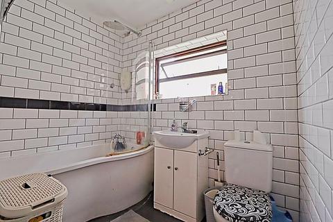 5 bedroom chalet for sale, Roseberry Avenue, Benfleet