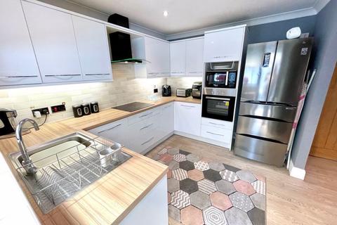 3 Derwen, Chirk, Wrexham, LL14 5BZ