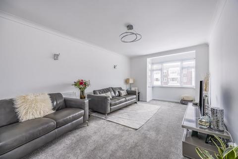 4 bedroom end of terrace house for sale, Chadderton Gardens, Portsmouth