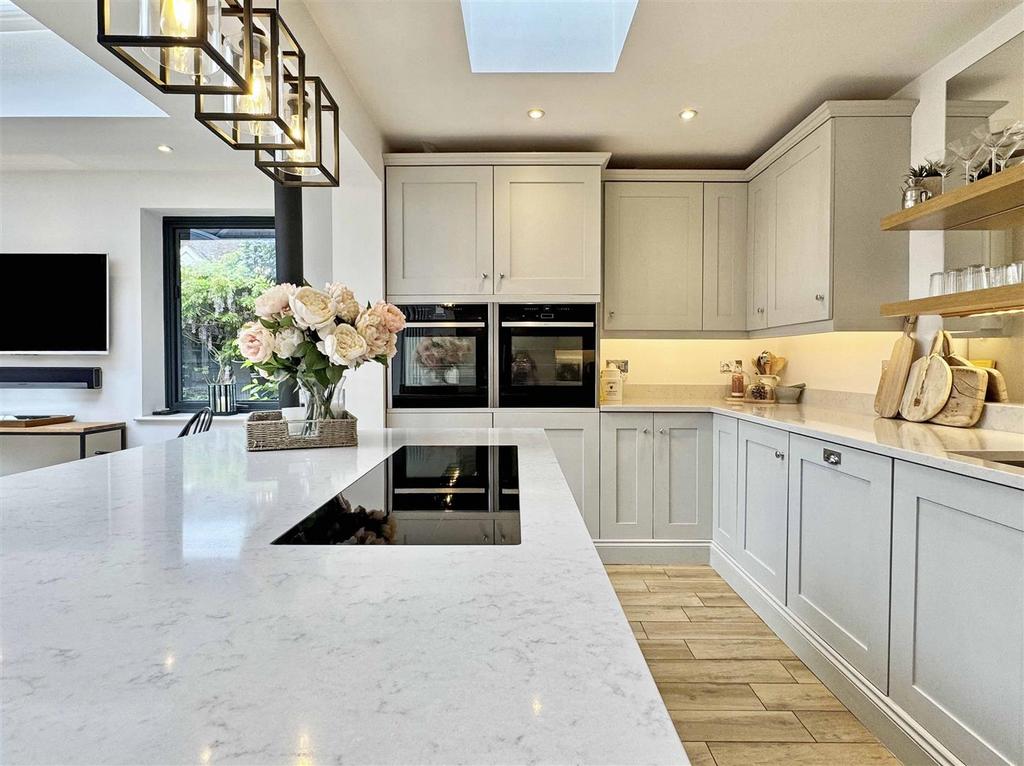 Kitchen c.jpg