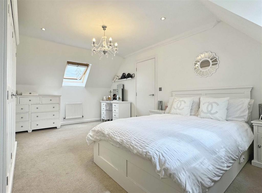 Bedroom 3b.jpg