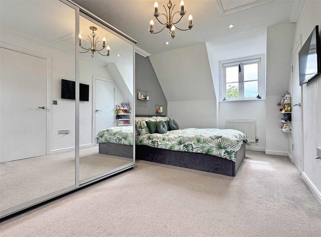 Bedroom 4.jpg