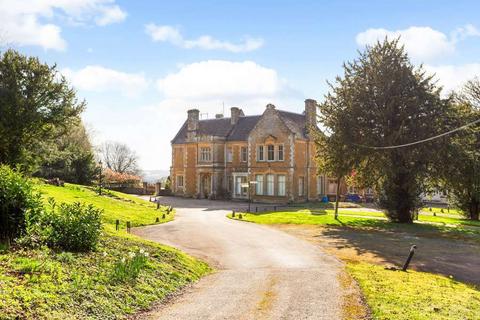 Hospitality for sale, Wyck Hl Stow On The Wold GL54 1HY