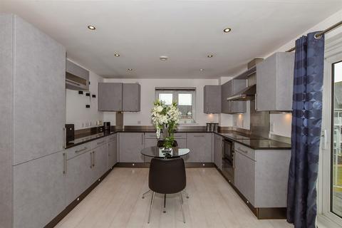 2 bedroom apartment for sale, The Lakes, Larkfield, Kent
