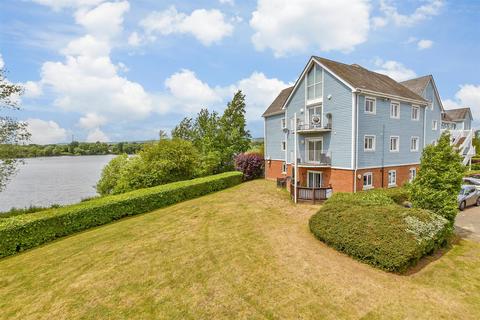 2 bedroom apartment for sale, The Lakes, Larkfield, Kent