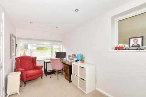 29 Barnfield, Crowborough, TN6 2RX