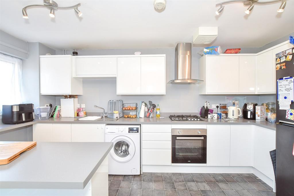Lounge/ Kitchen