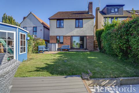 4 bedroom link detached house for sale, Common Road, Ingrave, CM13