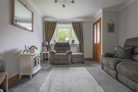2 Bramshaws Acre, Cheadle, Stoke-on-trent, ST10 1BE