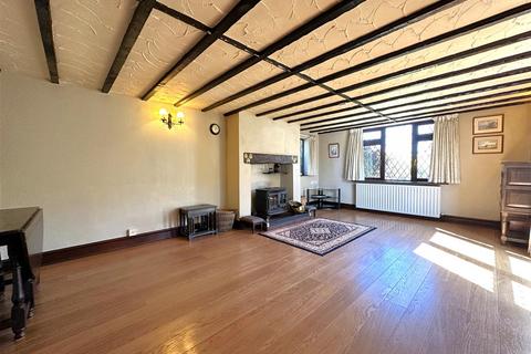 3 bedroom detached house for sale, Woodhill Road, Collingham, Newark