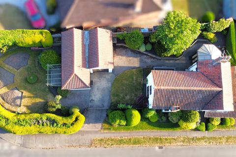 3 bedroom detached house for sale, Woodhill Road, Collingham, Newark