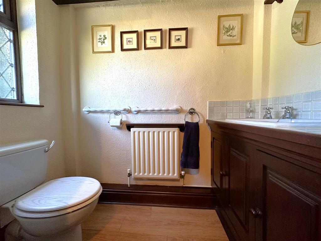 Ground Floor W.C 436