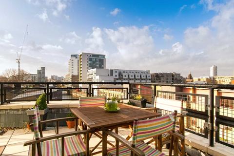 2 bedroom penthouse for sale, Locksons Close, E14