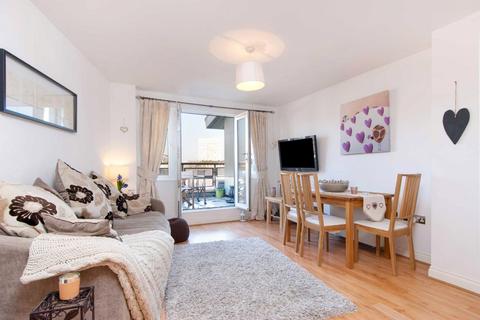 undefined, Locksons Close, E14