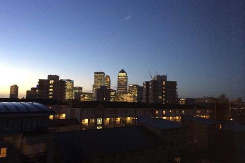 undefined, Locksons Close, E14