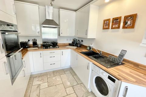 10 Woodlands Close, Lancaster, LA1 3FX