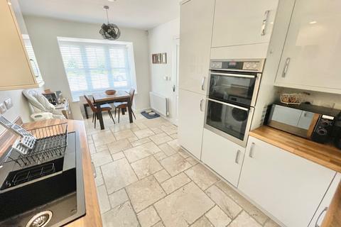 10 Woodlands Close, Lancaster, LA1 3FX