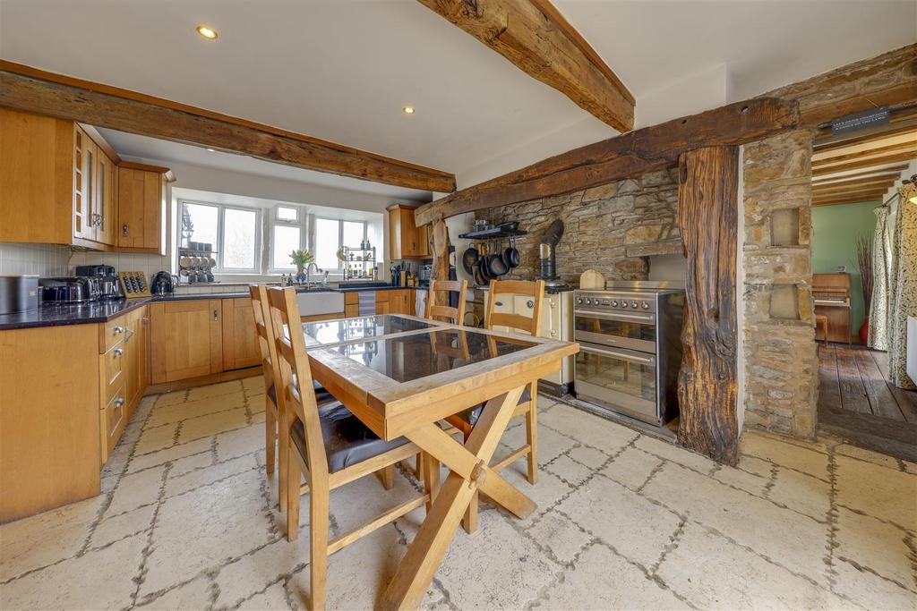 Kitchen / Dining Alt