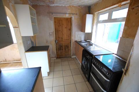 41 Hutton Avenue, Ashton-under-lyne, OL6 6QY