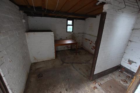 41 Hutton Avenue, Ashton-under-lyne, OL6 6QY