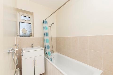 1 bedroom apartment for sale, Bushey Road, Raynes Park SW20