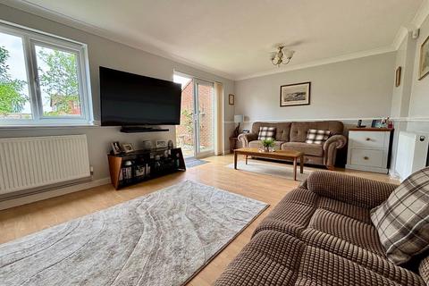 4 bedroom detached house for sale, St. Matthews Close, Worcestershire WR11