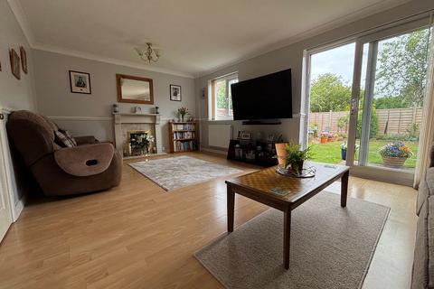 4 bedroom detached house for sale, St. Matthews Close, Worcestershire WR11