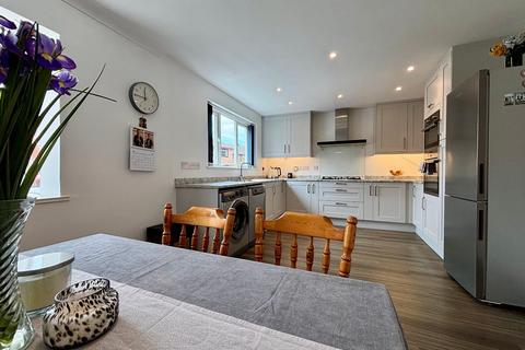 4 bedroom detached house for sale, St. Matthews Close, Worcestershire WR11