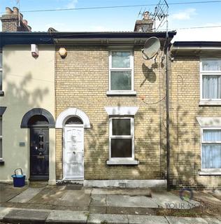 3 bedroom terraced house to rent, Scotts Terrace, Kent ME4