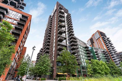 2 bedroom flat for sale, Embassy Gardens, London, SW11